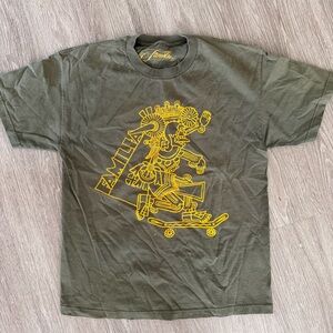 Familia brand skateboard Aztec graphic t-shirt sz L